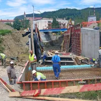 Pri avtobusni postaji v  Vojkovem drevoredu v Ilirski Bistrici urejajo podhod za pešce in kolesarje; z gradnjo obvoznice bodo namreč ukinili prehod čez progo 