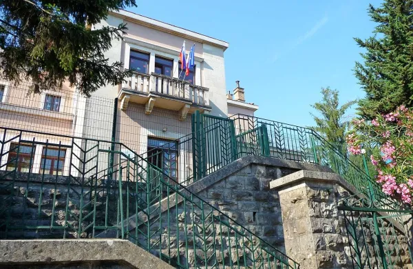 S posodobljenim PUP se bodo lahko v enoti  vrtca Delfino blu in podružnici šole z italijanskim učnim jezikom Pier Paolo Vergerio il Vecchio na Markovcu odločili za morebitno gradnjo prizidka, česar jim stari dokument ni omogočal  