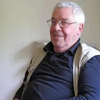 Jadran Čeh: “Ste se kdaj vprašali, zakaj je večina letnic, ki jih najdemo na kraških portonih in štirnah, mlajša od 160 let? Tudi to je dediščina južne železnice.”