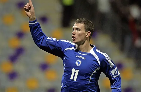 Edin Džeko je sicer žogo poslal v mrežo Nigerijcev, a je sodnik gol razveljavil. V zadnjih trenutkih tekme je zadel še vratnico.