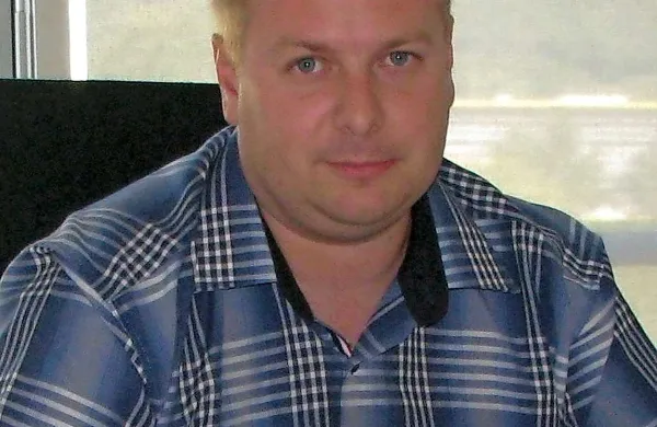 Marko Rondič: “Kljub 120.000 nezaposlenim obrtniki in podjetniki ne najdejo primernega kadra. Stališče politike, da lahko vsak brez  ustrezne izobrazbe opravlja dejavnost, se kaže v tem, da se mladi ne odločajo več za te  poklice.” 