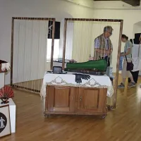 Stari kovčki razkrivajo je osrednja razstava in rdeča nit festivala  idrijske čipke