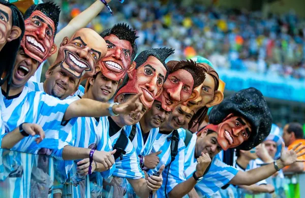 Argentinski navijači v velikem številu podpirajo svoje ljubljence na SP v Braziliji