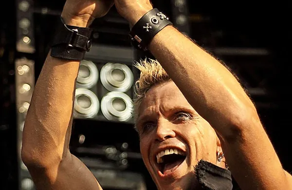 Billy Idol danes igra v Ljubljani