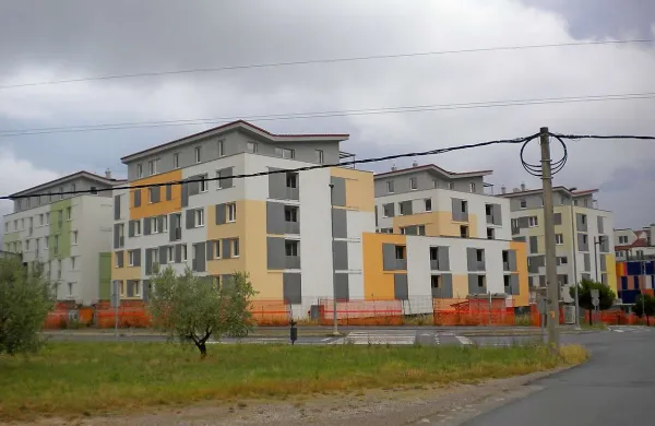 Dražba za nedokončano stanovanjsko sosesko bo 23. julija
