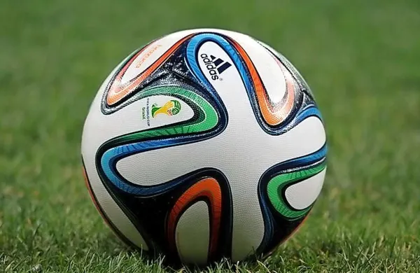 Žoga na tekmi med Francijo in Ekvadorjem ni hotela v gol