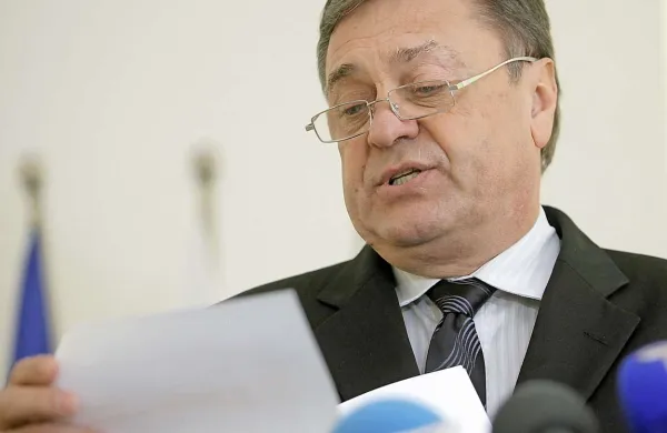 Vrhovno sodišče je ugodilo pritožbi predsednika PS Zorana Jankovića na zavrnitev tožbe zoper poročilo Komisije za preprečevanje korupcije (KPK), so sporočili iz PS
