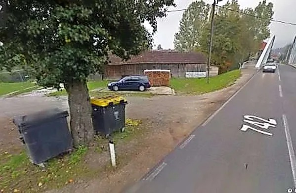 Za tema smetnjakoma je ležalo žensko truplo