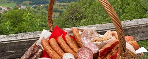 Pisana paleta izdelkov mesarstva Podobnik