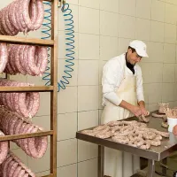 Bodo  Podobnikove kranjske klobase tudi letos zmagovalne?