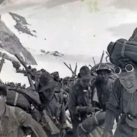  Italijanski vojaki alpinisti v alpskem visokogorju januarja 1939