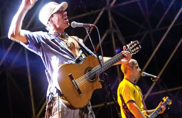 Manu Chao občinstvu večkrat zahvalil za srce in energijo 