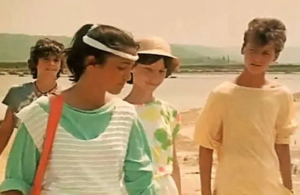 Prizor iz filma Poletje v školjki