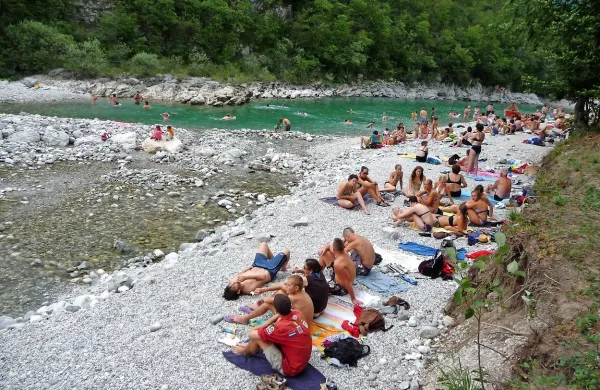 V teh dneh bodo pri Robiču in v Podbeli začeli poglabljati bazene