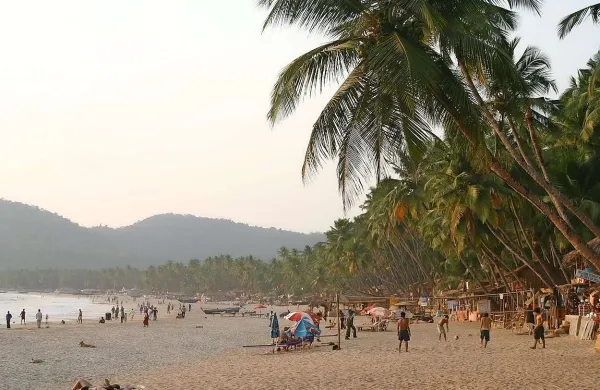 Eden izmed ministrov v  indijski zvezni državi Goa, ki je zelo priljubljena med turisti,  je ta teden izjavil, da ženske na tamkajšnjih plažah ne bi smele nositi bikink
