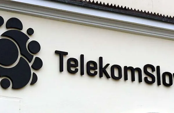 Za nakup večinskega deleža v Telekomu Slovenija naj bi nezavezujoče ponudbe oddalo osem interesentov