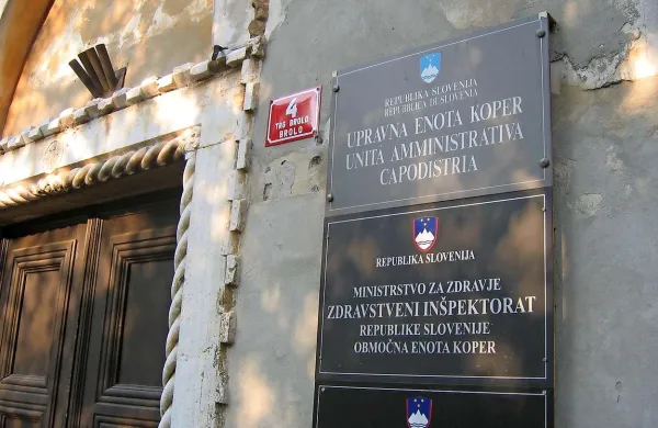Kriminalisti vodijo predkazenski postopek na koprski upravni enoti, po naših informacijah je v postopku Bojan Žiberna, vodja  oddelka za okolje in prostor, gospodarstvo in kmetijstvo