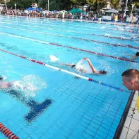 Tekmovalo je kar 380 plavalcev