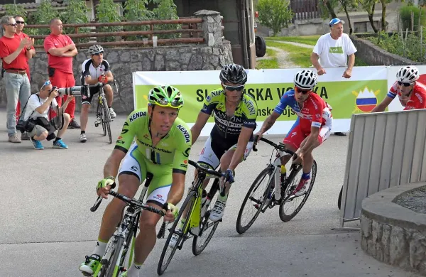 Kristijan Koren (v ospredju) bo danes še petič zavrtel pedala na dirki po Franciji