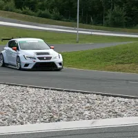 Na predstavitvi najmočnejšega leona je bil tudi Andrej Jereb, ki je sedmo silo po poligonu zapeljal z novim dirkalnim leonom cup racer
