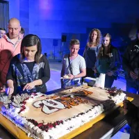 K 20. rojstnemu dnevu sodi 20-kilogramska torta
