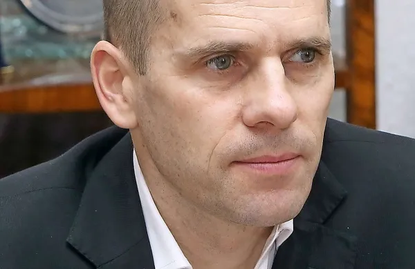 Minister za kulturo, ki opravlja tekoče posle, Uroš Grilc je podpisal pogodbo za nakup dodatnih poslovnih prostorov za Pokrajinski arhiv Nova Gorica