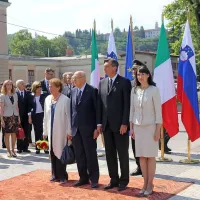 Borut Pahor je italijanskega kolega Giorgia Napolitana pričakal na Trgu Evrope, ki povezuje Novo Gorico in Gorico