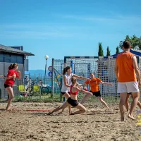 Precej zanimanja je bilo tudi za rokomet na mivki, ki je bil šele drugič v sporedu prireditve