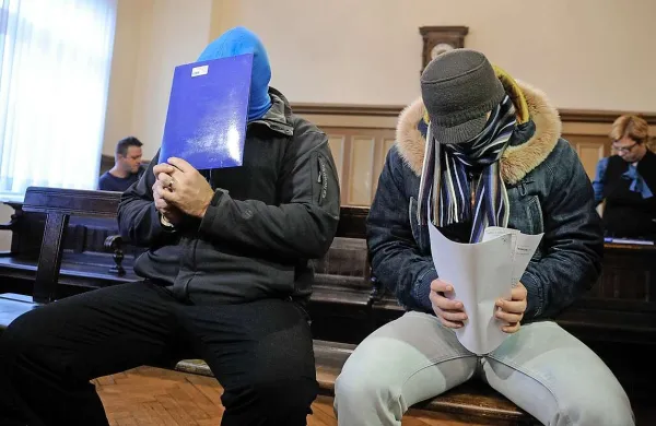 Sodišče je spoznalo Dejana Vidmarja in Saša Noseta za kriva ropa SKB, ki se je zgodil v noči na 1. november 200