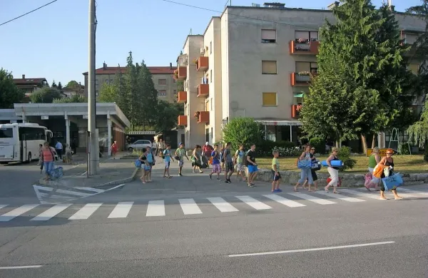 Avtobus ob ponedeljkih, sredah in petkih odhaja z bistriške avtobusne postaje (na fotografiji) ob 8. uri, iz Moščeničke Drage pa ob 17.30 