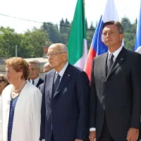Oba predsednika sta spremljali življenjski sopotnici Clio Napolitano in Tanja Pečar