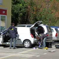 Kriminalisti so temeljito pregledali tudi ukradenega twinga in na volanskem obroču zavarovali biološko sled enega od obtoženih
