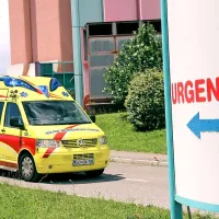 Namesto, da bi delavci že gradili urgentni center, se bodo s tem ukvarjali revizorji. Milijoni iz EU so že resno ogroženi ...
