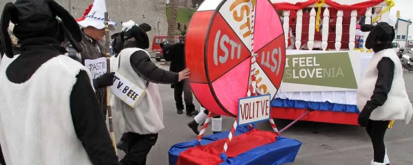 Naftni emirat  Slovenija