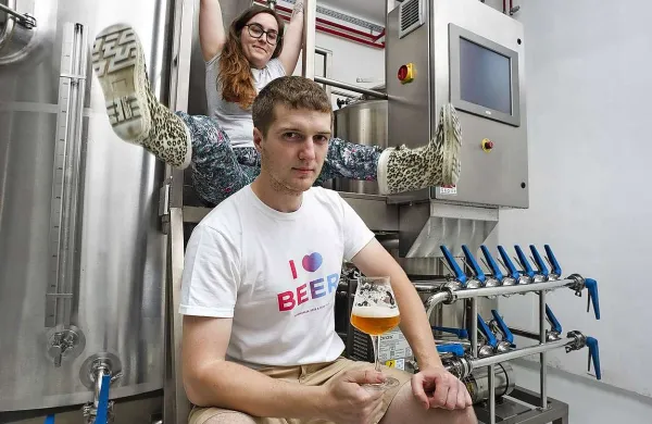 Anita in Matej sta Pivovarno Pelicon zagnala novembra lani, pa je že najboljša v državi 