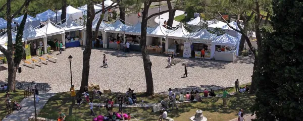 Vegetarijanski festival v Gorici, na katerem je predavala Melanie Joy, je največji te vrste v Italiji. Letos je potekal na goriškem gradu. 