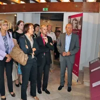 Razstavo si je v spremstvu Marte Verginella, soavtoric in  predsednika  Fundacije Zdravka Likarja ogledal tudi minister za kulturo  Uroš Grilci  