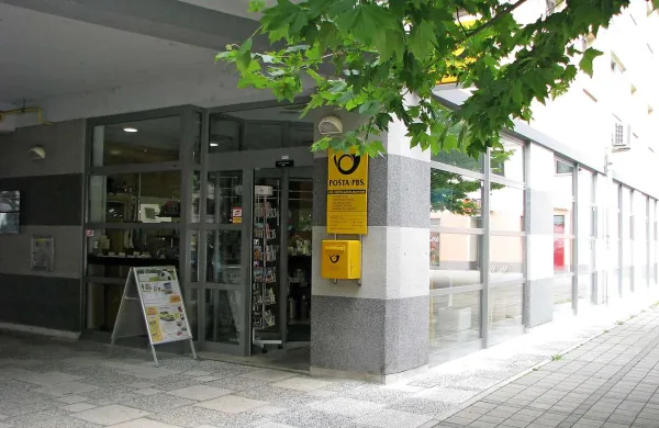 Pošti Slovenije se ne zdi čudno, da pošljejo poštarja na teren popoldne