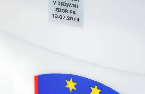 Časniki iz tujine so rezultate predčasnih volitev v Sloveniji pospremili z različnimi ocenami