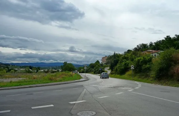 Na območju, kjer se sekata Dolinska cesta in cesta Istrskega odreda, bodo kmalu zgradili krožišče 