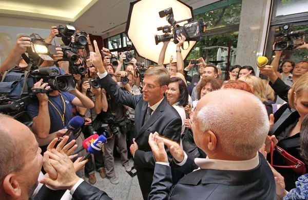 Nedeljski večer je v veliki meri potrdil predvidevanja iz javnomnenjskih raziskav, ki so napovedovale zmago Mira Cerarja in njegove stranke