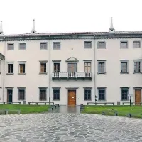 Za   razvoj kulturnega turizma v Brdih, v katerega   je vključena tudi pred kratkim  obnovljena vila v Vipolžah,    naj bi poleg EU in države denar zagotovil  tudi zasebnik