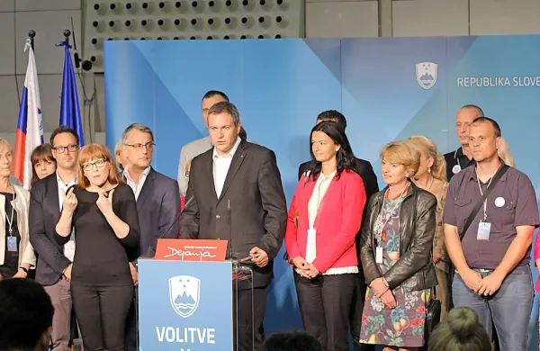 SD je  padla najnižje doslej: namesto dosedanjih deset so osvojili le šest poslanskih mest