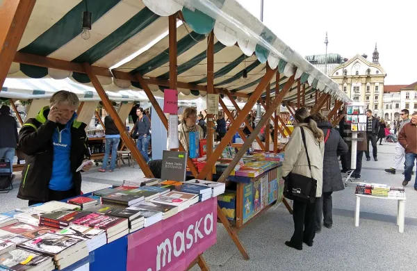 Davčna uprava  skupaj s cariniki od aprila izvaja informativno-preventivne aktivnosti pri prodajalcih na sejmih in organizatorjih sejmov