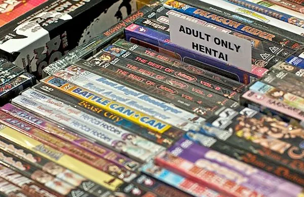 Obtoženi Pivčan doma ni hranil le običajnih kaset z vsebino za odrasle, na njih je bila tudi prepovedana otroška pornografija