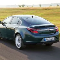 Insignia: pred petimi leti avto leta in še vedno aktualna