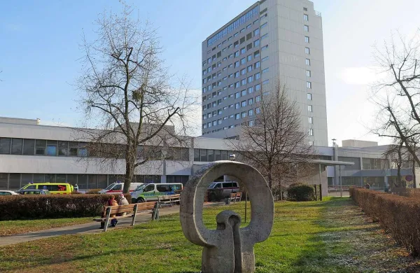 Mariborski kardiologi in vodstvo UKC Maribor so uspeli skleniti dogovor, tako da je stavkovni odbor za ponedeljek sklicano stavko preklical