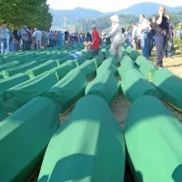 V Srebrenici so   letos pokopali  še 175 žrtev  pokola