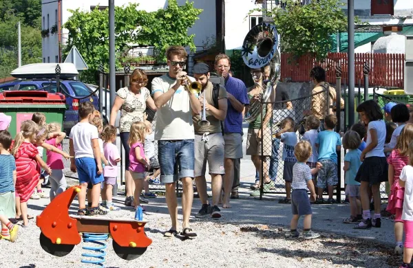 Koncert evropskih džezistov ter uživanje otrok in staršev v vrtcu sta potrdila, da kadrovske težave ne vplivajo na delo v njem