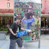 Udeleženec festivala Metaldays s plakata je prišel tudi na odprtje fotografske razstave v Tolminskem muzeju   